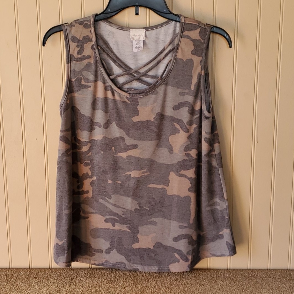 Lovely Melody camoflauge top small green beige